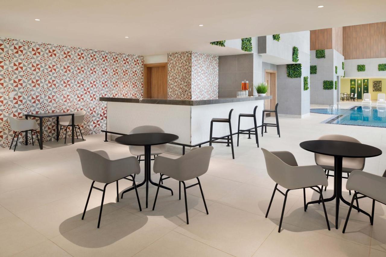 Element By Westin City Center Doha Buitenkant foto The interior of the new lounge