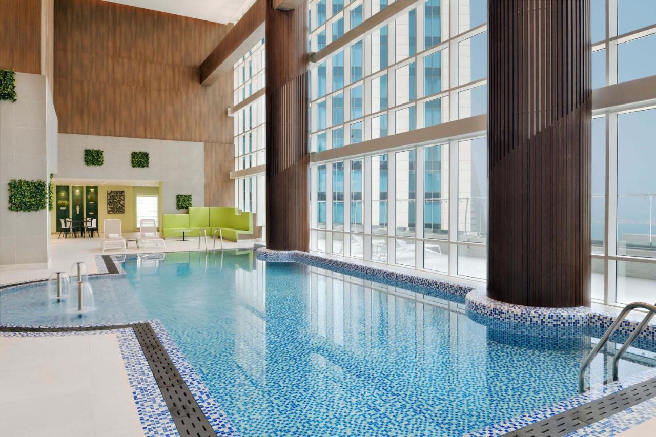 Element By Westin City Center Doha Buitenkant foto Swimming pool