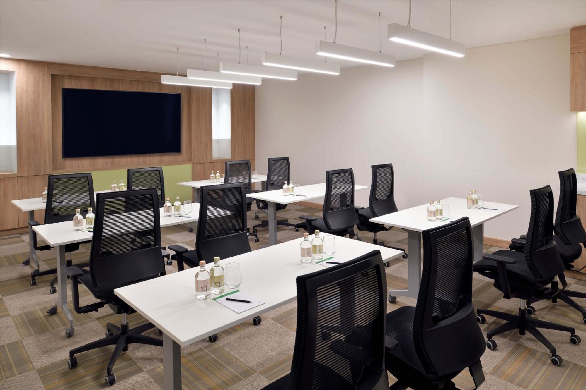 Element By Westin City Center Doha Buitenkant foto Meeting room at the hotel